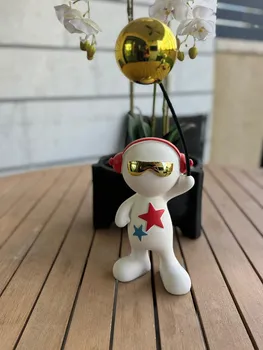 בובה דקורטיבית