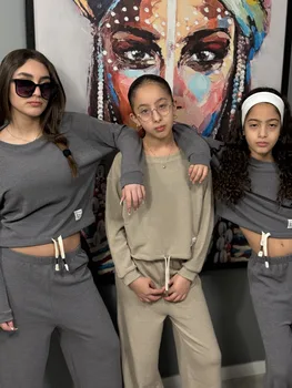 חליפת שריג אפורה